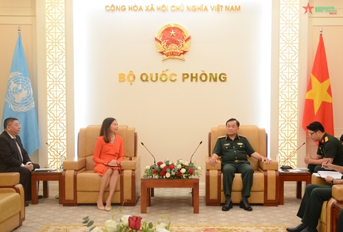 Thượng tướng Hoàng Xuân Chiến tiếp Điều phối viên thường trú LHQ tại Việt Nam


